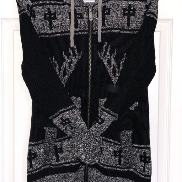 Sweater - Picture 1 of 1